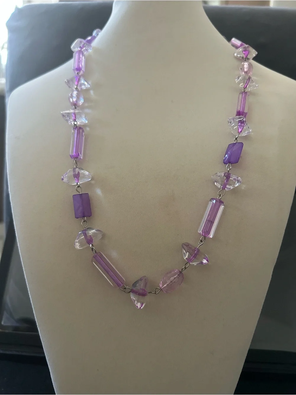 Vintage Purple & Clear Lightweight Acrylic Bead Necklace